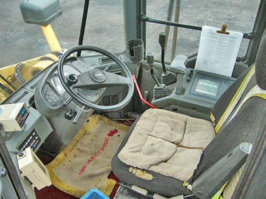 WA350-3E-53012เก่าจากญี่ปุ่นตอนนี้รถจอดที่(CSนวนคร)ครับ