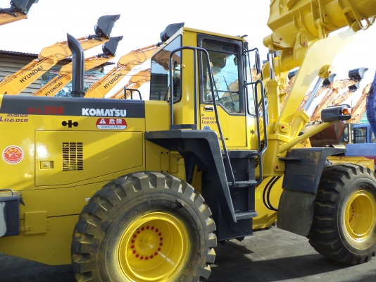 WA350-3E-53012เก่าจากญี่ปุ่นตอนนี้รถจอดที่(CSนวนคร)ครับ