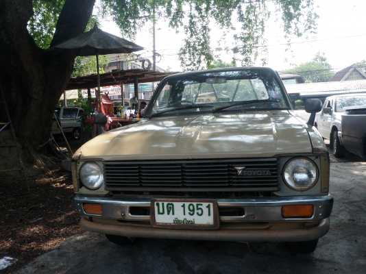 ขาย TOYOTA HILUX  เบนซินช่วงสั้น ภาษีไม่ขาดต่อพร้อมใช้