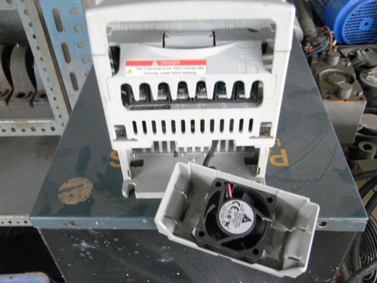 ขาย inverter ปรับรอบมอเตอร์ขนาด 1 HP. ขาย inverter ปรับรอบมอเตอร์ขนาด 1 HP.