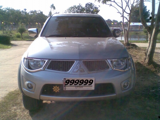 ต้องการขายดาวน์รถกระบะสี่ประตูด่วน!!