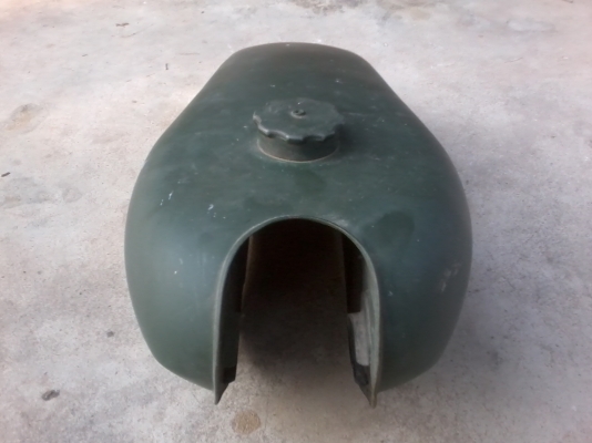 ////ขายถังน้ำมัน ไม่รู้รุ่นอะไร ราคา 400 บาท ค่าส่งออกเอง//// ////ขายถังน้ำมัน ไม่รู้รุ่นอะไร ราคา 400 บาท ค่าส่งออกเอง////