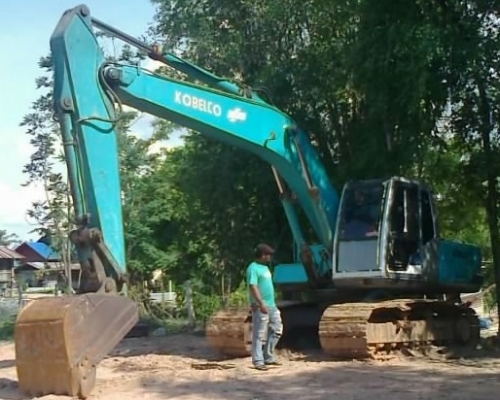 KOBELCO MARK III SK-200 เอกสารเล่มทะเบียนครบพร้อม เครื่องแรงดีไม่เยิ้ม ปั๊มดีเดิมๆทำงานไม่โหลด ภายในเก๋งแอร์เย็น ภายนอกบูมอาร์มไม่ปะไม่ดาม ช่วงล่างเอวแน่น โซ่บูทใบแทรกหนาดีประมาณ 70\% พร้อมทำงานได่้เลย ราคาต่อรองได้ครับ