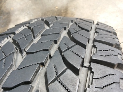 ขายยาง245/70/16 ปี 0512 YOKOHAMA GEOLANDAR A/T 1 ชุด  ราคา :  8,500.00  บาท