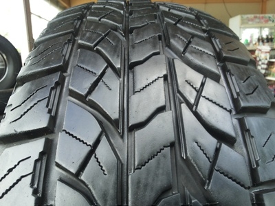 ขายยาง245/70/16 ปี 0512 YOKOHAMA GEOLANDAR A/T 1 ชุด  ราคา :  8,500.00  บาท