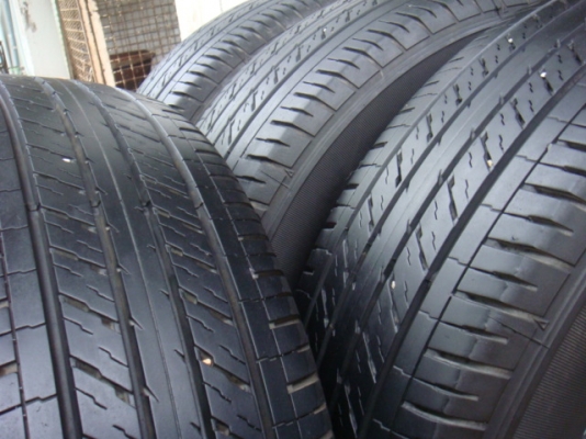 ขายยาง Dunlop 215/65/16 ปี 11