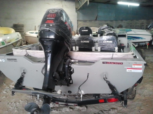 เรืออลูจากอเมริกา ยาว 18 ฟุต