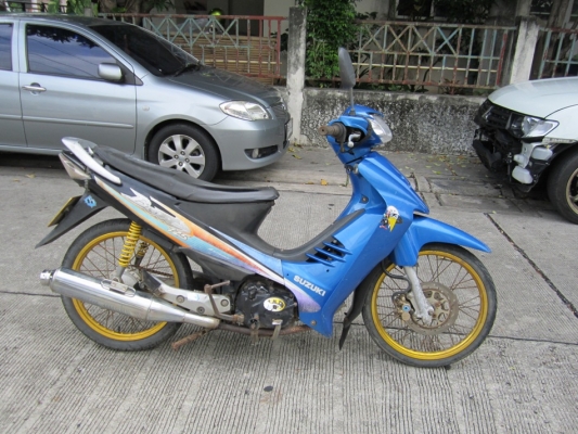 ขายด่วน spark z ทยังไงก็ขายซูซูกิ เบส125ปี47ถูกๆรถบ้านเครื่องเดิมๆชุดโอนครบนจริงประหยัดจริง รถบ้าน จดทะเบียน:ปี45 ทะเบียน : ภาษี พรบ ขาด 27-3-56 โอนได้ มีเล่มเอกสารครบ สภาพเครื่อง : เครื่องเดิมๆ ไม่เคยแกะ วิ่งดีไม่มีปัญหา ขี่กลับบ้านได้เลย คาบูเรเตอร์: เด