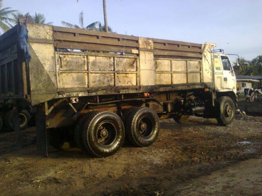 ขายรถบรรทุกสิบล้อดั๊มพ์ ISUZU 210 FXZ หัวขาว เครื่อง 240 คัทซีสวย ยางดี 80\% ต้องเก็บหัวกับกระบะ ทะเบียนพร้อม ขายรถบรรทุกสิบล้อดั๊มพ์ ISUZU 210 FXZ หัวขาว เครื่อง 240 คัทซีสวย ยางดี 80\% ต้องเก็บหัวกับกระบะ ทะเบียนพร้อม