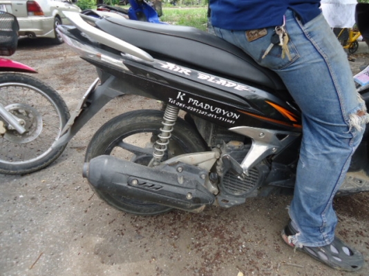 HONDA  AIR BLADE 125CC สภาพดี พร้อมทะเบียน ราคา 18,500.-