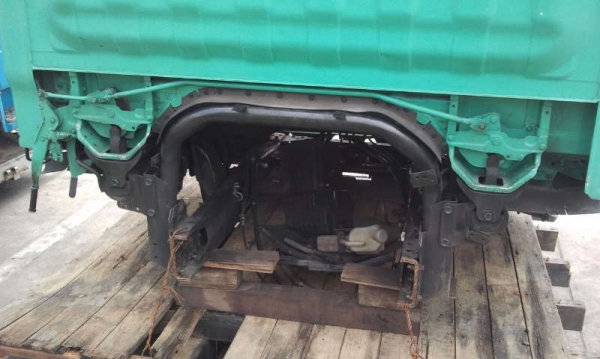 หัวเก๋ง 6 ล้อ ISUZU NPR หัวการ์ตูน