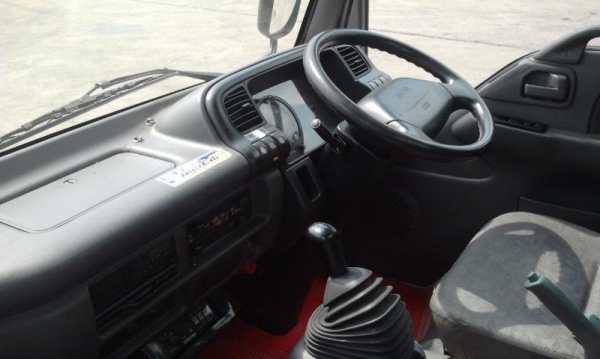 หัวเก๋ง 6 ล้อ ISUZU NPR หัวการ์ตูน