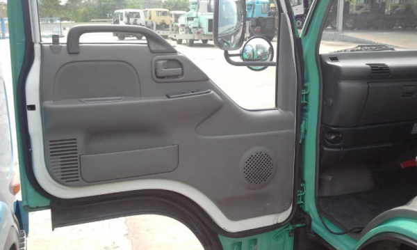 หัวเก๋ง 6 ล้อ ISUZU NPR หัวการ์ตูน