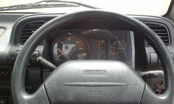 หัวเก๋ง 6 ล้อ ISUZU NPR หัวการ์ตูน