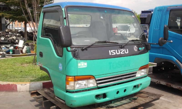 หัวเก๋ง 6 ล้อ ISUZU NPR หัวการ์ตูน