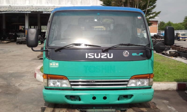 หัวเก๋ง 6 ล้อ ISUZU NPR หัวการ์ตูน