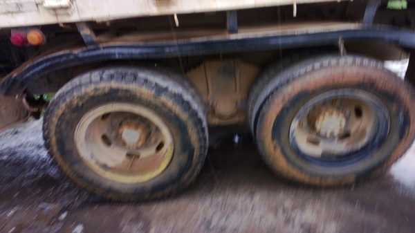 10ล้อดั้มHINO FM17 เครื่องเดิม EH700 (168แรง) 10ล้อดั้มHINO FM17 เครื่องเดิม EH700 (168แรง)