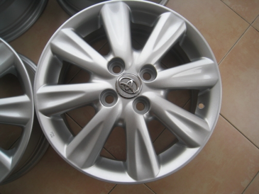 ขายล้อแม็ก Toyota vios 15"x5.5" et45 4รู100  (081-3747940)