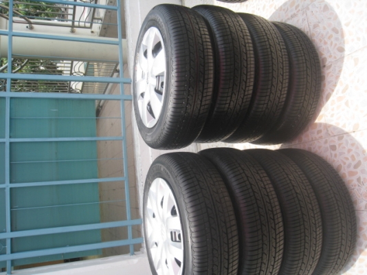 ขายกะทะล้อ suzuki swif 175/65r15 4รู100 +ยางปี12 มี1ชุด(081-3747940)