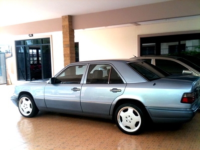 Benz 300E - 1993 รุ่นท็อปสุด แม็กซ์ AMG ของแท้ เบาะไฟฟ้า สภาพเรียบร้อย โทรสอบถามรายละเอียดได้ครับTel.085-150-9040. Benz 300E - 1993 รุ่นท็อปสุด แม็กซ์ AMG ของแท้ เบาะไฟฟ้า สภาพเรียบร้อย โทรสอบถามรายละเอียดได้ครับTel.085-150-9040.
