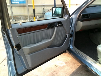 Benz 300E - 1993 รุ่นท็อปสุด แม็กซ์ AMG ของแท้ เบาะไฟฟ้า สภาพเรียบร้อย โทรสอบถามรายละเอียดได้ครับTel.085-150-9040. Benz 300E - 1993 รุ่นท็อปสุด แม็กซ์ AMG ของแท้ เบาะไฟฟ้า สภาพเรียบร้อย โทรสอบถามรายละเอียดได้ครับTel.085-150-9040.