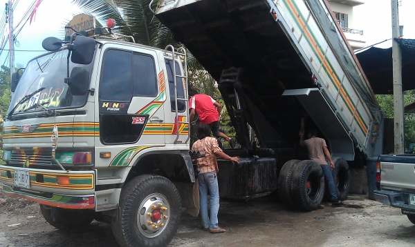 ขายรถ10ล้อดั๊มเครื่อง240แรงพร้อมใช้งาน