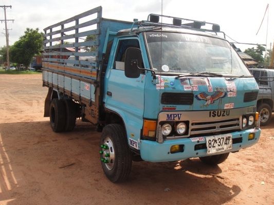 ขาย ISUZU KS 110 แรง เอฟ หน้า - หลัง ( แชชซี 776 รถห้าง ) ขาย ISUZU KS 110 แรง เอฟ หน้า - หลัง ( แชชซี 776 รถห้าง )