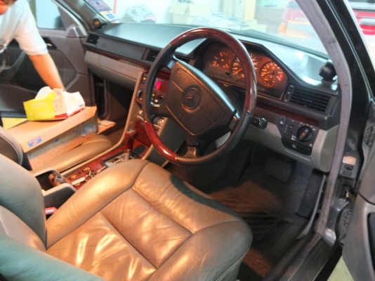 1995 โฉม W124 E หน้า (โรงจำปา ปี93-97)