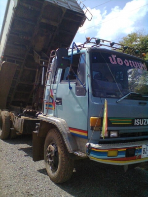 ISUZU  ROCK  175    10  ล้อ  2  เพลาดั้ม  กะบะเนียม  เครื่องเดิมเกียร์เดิม