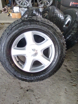 ล้อv coss ป้ายแดงพร้อมยางขอบ17ยางปี13 ชุดละ19000