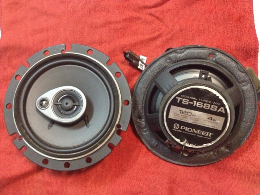 ลำโพง Pioneer Carrozzeria TS-1688A ลำโพงแกนร่วม 3 ทาง ลำโพง Pioneer Carrozzeria TS-1688A ลำโพงแกนร่วม 3 ทาง