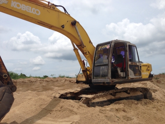 ขายด่วน!!! KOBELCO SK200-3 เก๋งเทา ตามสภาพ เอกสารเล่มทะเบียน