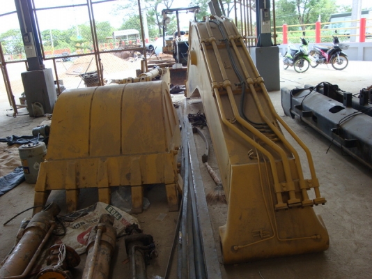 บูม KOMUTSU ของใหม่แกะกล่อง บูม KOMUTSU ของใหม่แกะกล่อง