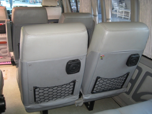 เบาะ commuter ตัวใหม่ เบาะหนัง 9ที่นั่งสีเทา สภาพดี