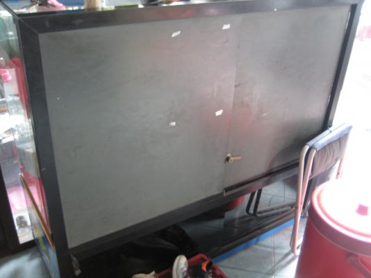 ตู้โชว์ มือถือ จิวเวอร์รี่ จิปาถะ แล้วแต่