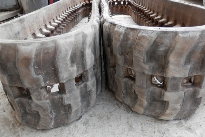 แทรคยาง สภาพ80\% .ใช้กับรถแบคโฮขนาดPC20 ขายถูก1คู่ แทรคยาง สภาพ80\% .ใช้กับรถแบคโฮขนาดPC20 ขายถูก1คู่