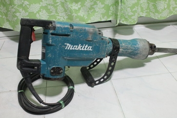 เครื่องสกัดคอนกรีตยี่ห้อmakta รุ่น1306 สภาพดีมากพร้อมใช้งานครับ เครื่องสกัดคอนกรีตยี่ห้อmakta รุ่น1306 สภาพดีมากพร้อมใช้งานครับ