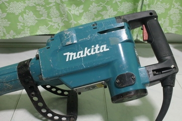 เครื่องสกัดคอนกรีตยี่ห้อmakta รุ่น1306 สภาพดีมากพร้อมใช้งานครับ เครื่องสกัดคอนกรีตยี่ห้อmakta รุ่น1306 สภาพดีมากพร้อมใช้งานครับ