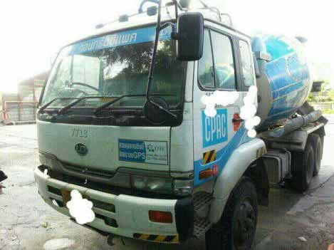 NISSAN    UD  320     10 ล้อ โม่ปูน   ปี  49   เครื่อง  320  เดิมๆ  ( มี  8  คัน )