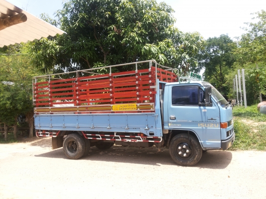 ขายถูก รถ 6 ล้อ สภาพดีพร้อมใช้งาน