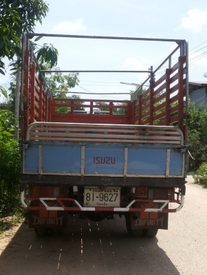 ขายถูก รถ 6 ล้อ สภาพดีพร้อมใช้งาน