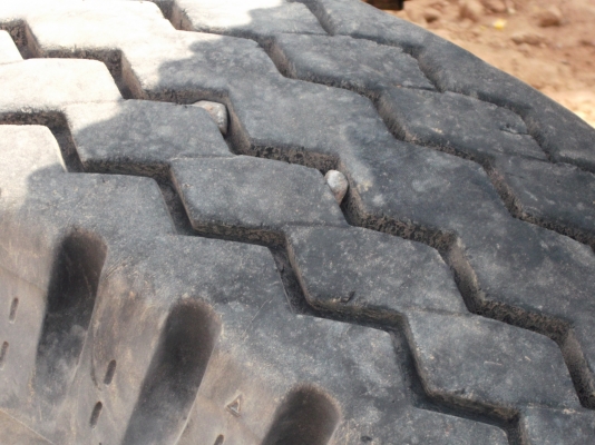 ขายด่วนรถสิบล้อดรั้มหลงFN225Kเครือง6D15175แรงม้า