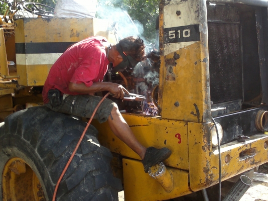 บริการซ่อมเครื่องจักรกลหนัก