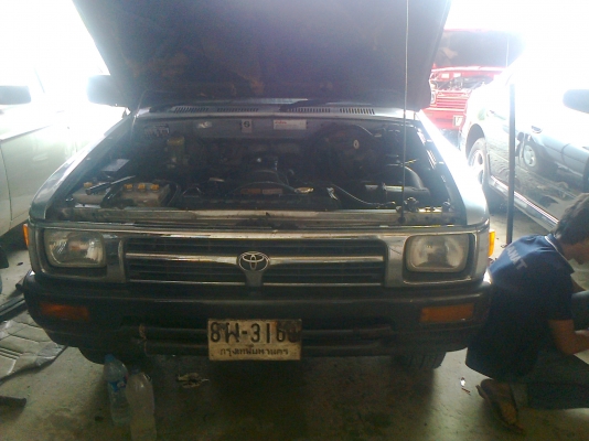 (อย่าว่าอย่างนั้นอย่างนี้เลยนะครับ)ให้เวลาพี่ พจ ถึงเที่ยงวันที่4มิย.56นะ(เกินเที่ยงเชิญท่านอื่นโทรมาเลยครับ)ครับมีคนรอหลายคนผมให้พี่พจก่อน รถคันนี้เดิมทีเป็นรถหัวเดียวเจ้าของเอามาแปลงเป็นแคปไม่ได้ลงเล่มแต่หัวและกระบะสวยมากๆตามรูป(แยกขายหัวและกระบะสวยๆ350