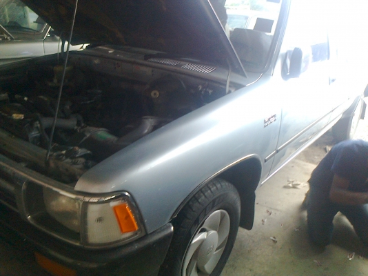 (อย่าว่าอย่างนั้นอย่างนี้เลยนะครับ)ให้เวลาพี่ พจ ถึงเที่ยงวันที่4มิย.56นะ(เกินเที่ยงเชิญท่านอื่นโทรมาเลยครับ)ครับมีคนรอหลายคนผมให้พี่พจก่อน รถคันนี้เดิมทีเป็นรถหัวเดียวเจ้าของเอามาแปลงเป็นแคปไม่ได้ลงเล่มแต่หัวและกระบะสวยมากๆตามรูป(แยกขายหัวและกระบะสวยๆ350