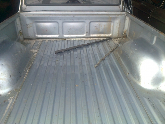 (อย่าว่าอย่างนั้นอย่างนี้เลยนะครับ)ให้เวลาพี่ พจ ถึงเที่ยงวันที่4มิย.56นะ(เกินเที่ยงเชิญท่านอื่นโทรมาเลยครับ)ครับมีคนรอหลายคนผมให้พี่พจก่อน รถคันนี้เดิมทีเป็นรถหัวเดียวเจ้าของเอามาแปลงเป็นแคปไม่ได้ลงเล่มแต่หัวและกระบะสวยมากๆตามรูป(แยกขายหัวและกระบะสวยๆ350