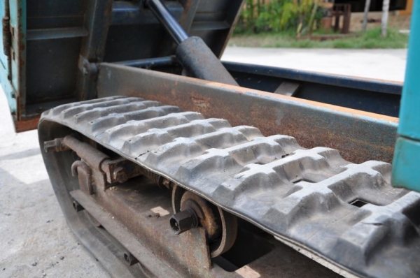 ขายรถบรรทุก ตีนตะขาบKUBOTA ยกดั้มไฮดรอลิค สภาพสวยจัด เดิมญี่ปุ่น อะเนคประสงค์25,000เท่านั้น!!