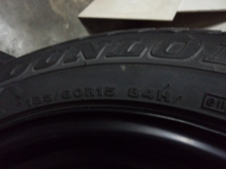 ขายถูก !! ยางใหม่ป้าแดง Dunlop 185/60/15 2013