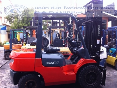 ขาย รถ โฟล์คลิฟท์ TOYOTA รุ่น 7-FD30