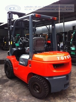 ขาย รถ โฟล์คลิฟท์ TOYOTA รุ่น 7-FD30